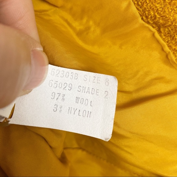 VINTAGE NIPON BOUTIQUE Mustard Wool Boucle Blazer - Picture 13 of 14